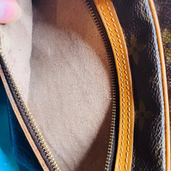 Louis Vuitton Monogram Marly Dragonne Wristlet With COA in VGC - Picture 10 of 13